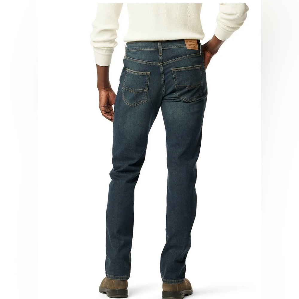 BNWT Levi Strauss Signature Men's Straight Fit Jeans
 32 x30.